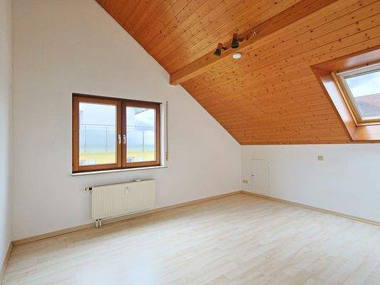 Geräumiges Schlafzimmer