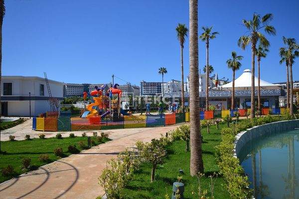 Apartment in Azura World Residence Near the Sea in Türkler