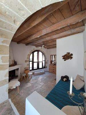 Kreta, Aspro: 3 Villen mit traditionellen Steinelementen und Bergblick zu verkaufen