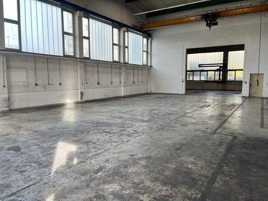 Hallengebäude zur Nordseite mit Überhöhe