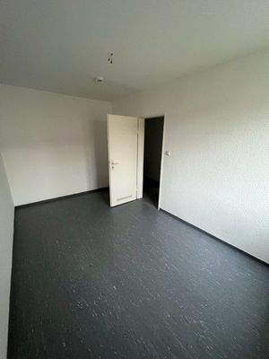 Zimmer mit Fenster.jpg