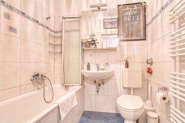 Wohnung 1. OG - Badezimmer