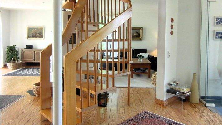 Treppe zum Obergeschoss