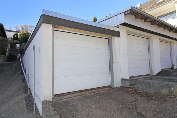 Garage mit elektrischem Antrieb