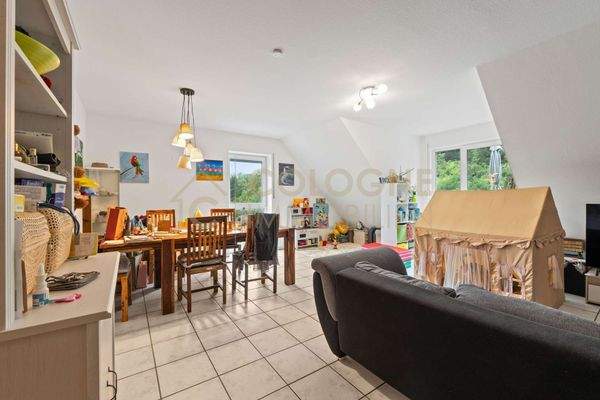 Großzügiger Wohn- und Essbereich