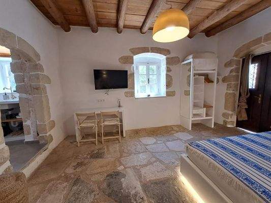 Kreta, Aspro: 3 Villen mit traditionellen Steinelementen und Bergblick zu verkaufen