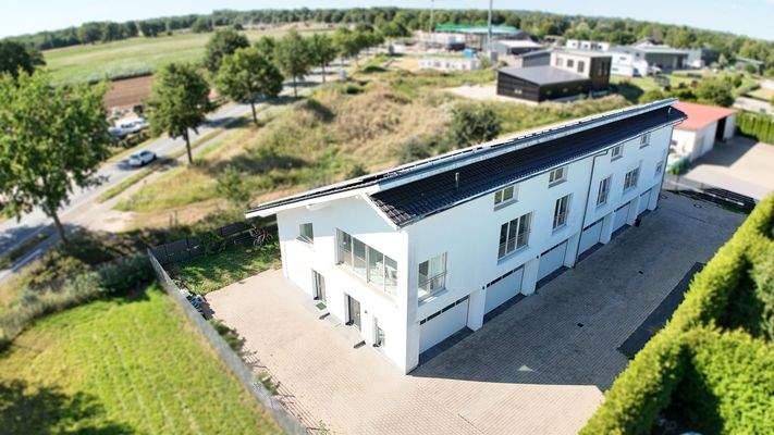 Modernes Wohn- und Geschäftshaus