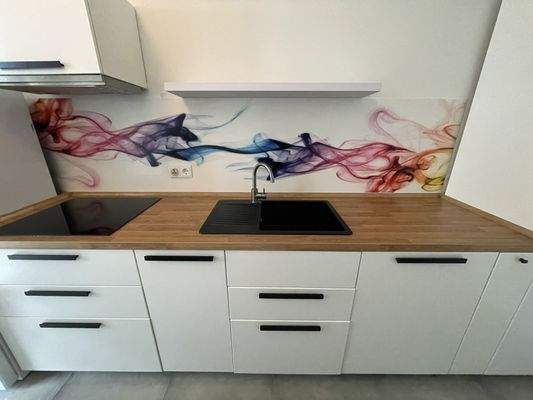 Der Vormieter möchte gern bei Interesse seine Küche für 2.000 € inkl. aller Geräte verkaufen.