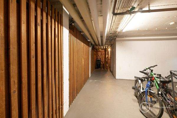 Kellerabteile & Fahrradstellplätze