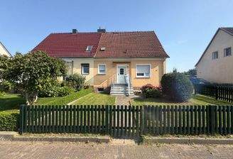 Haus_vorn_Treppenlift_aussen