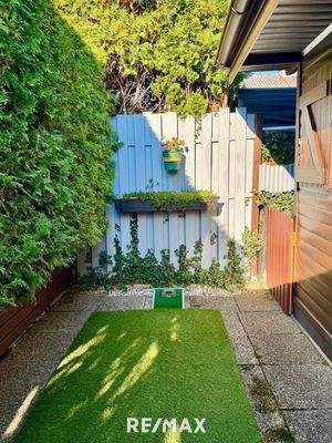 Mini Putting Anlage im Garten