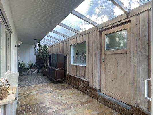 überdachter Hauseingang (Wintergarten)