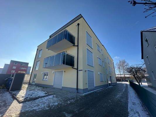 Straßenansicht-Einfahrt