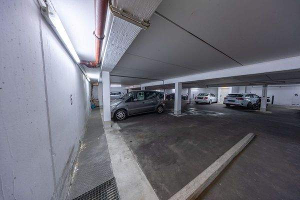 Underground parking spac