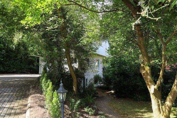 Apartmenthaus im Hügel