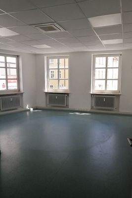 großzügiges helles Büro