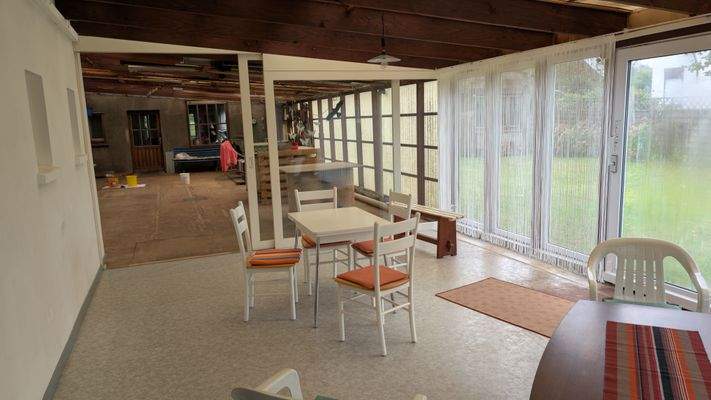 Wintergarten / überdachte Außenarbeitsfläche