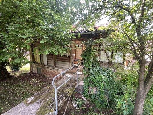 Terrasse mit direktem Zugang zum Garten