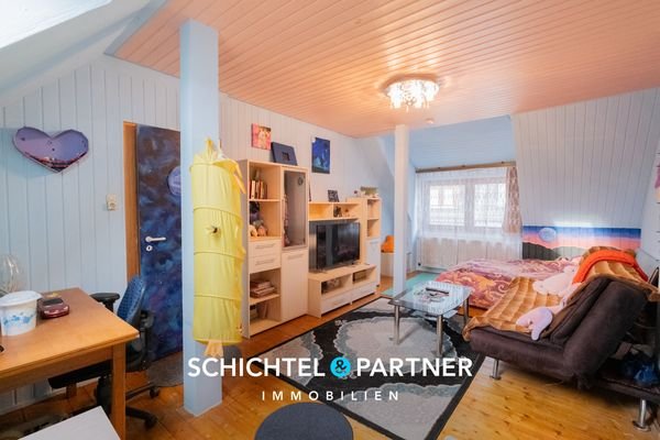 S&P | Zimmer im Dachgeschoss