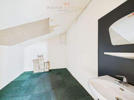 Galerie DG Abstell/Kleiderschrank