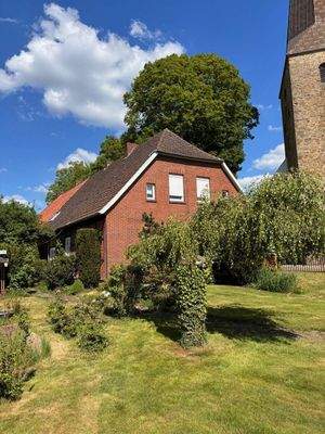 Gieblansicht vom Garten