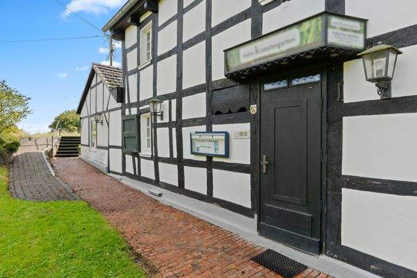 Hausansicht 3, Hauseingang