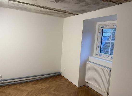 Zimmer OG KI gestaged