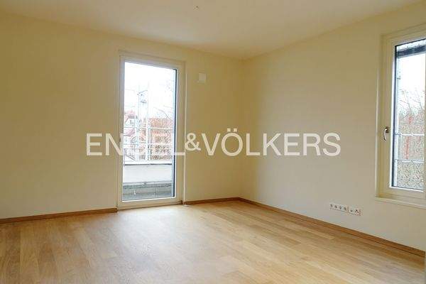 Schlafzimmer mit Zugang zur Dachterrasse