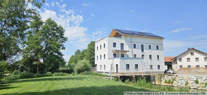 Südostseite mit Freifläche