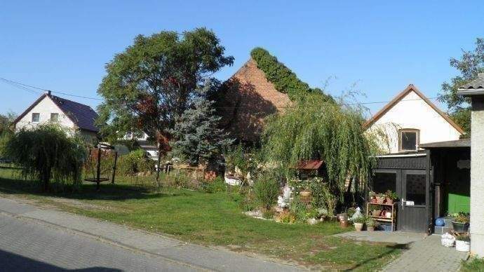 Anschlussgrundstück rechte Seite   