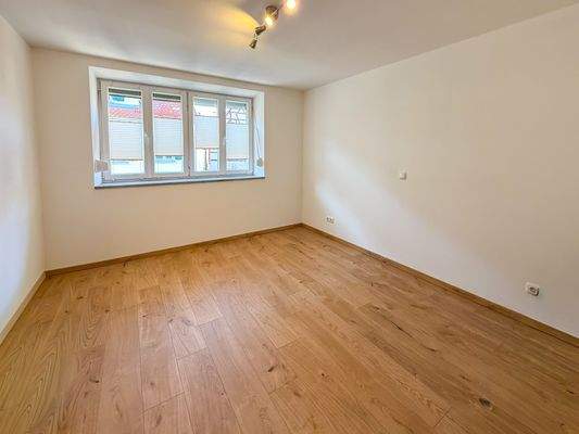 Kinderzimmer/Ankleide/Büro