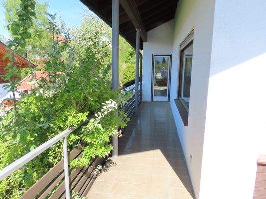 30 Balkon seitlich im OG.JPG
