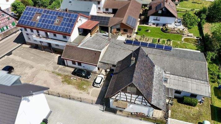 gesamtes Grundstück