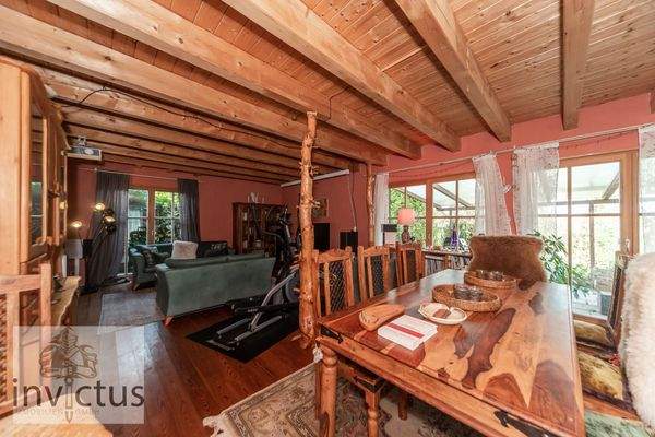 Wohn-/Ess-/Kaminzimme