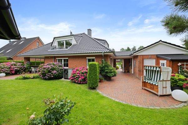 Garten- und Rückansicht