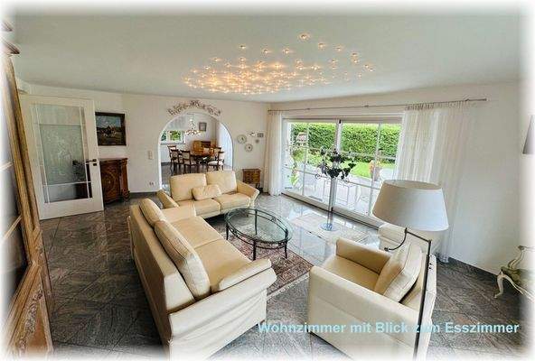 -2-Wohnzimmer mit Blick zum Esszimmer.jpg