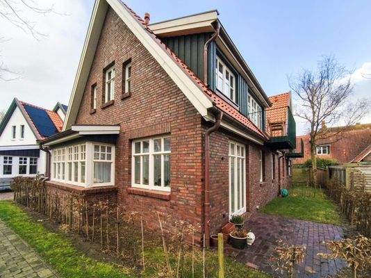 Außenansicht Westen Terasse, Garten