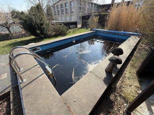 Pool im Winterschlaf