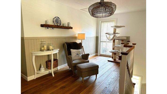 Allroom mit Balkonzugang