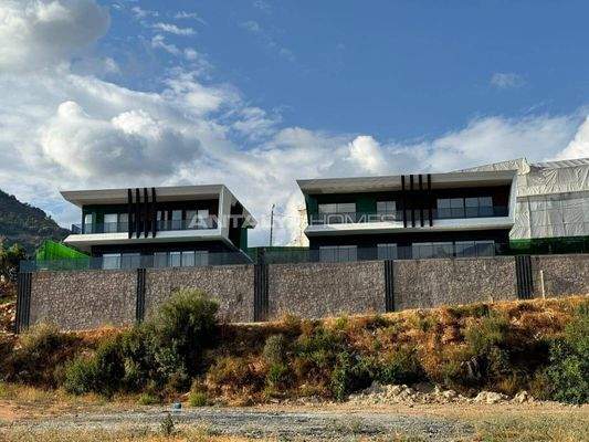 Luxe Villas with Private Gardens and Pools in Alanya