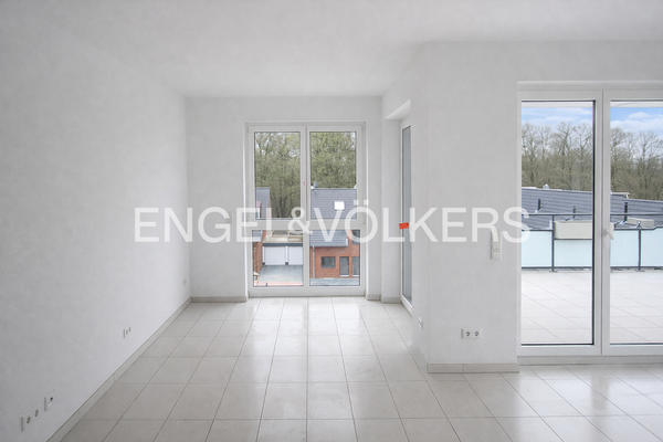 Wohn- und Essbereich mit Zugang zur Südterrasse