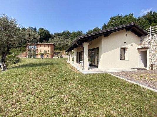 6988pi_41_Villa_Rustiko_Anwesen_Immobilienkauf_Gar