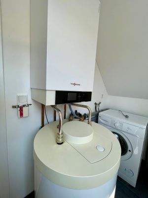 Eigene Heizung im Abstellraum im OG.jpeg