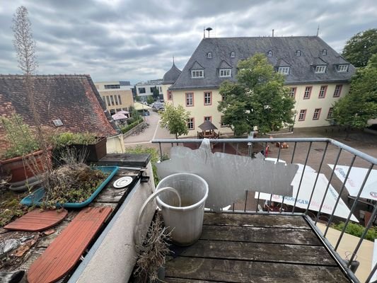 Kleiner Balkon DG