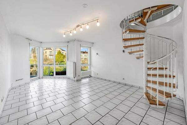 Wohnzimmer mit Blick in den Garten