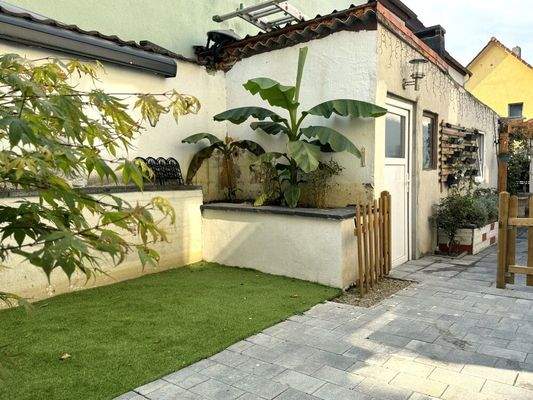 Hinterhaus Vorgarten