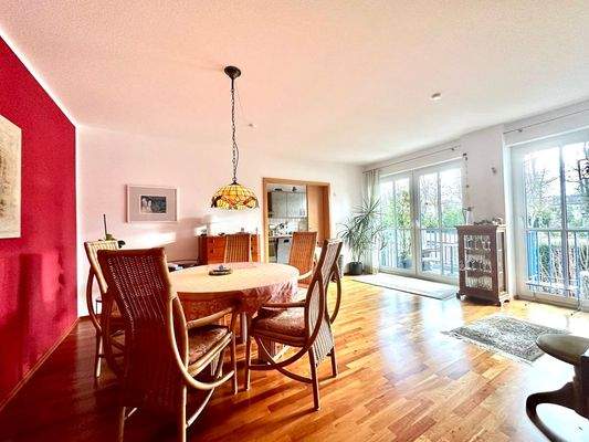 großes Esszimmer