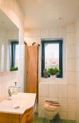 Gäste-WC mit Dusche