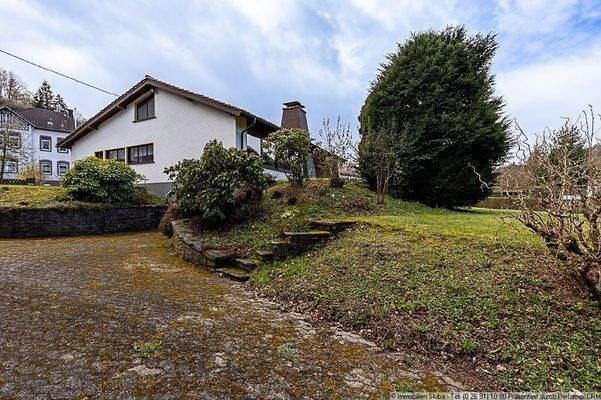 seitlicher Gartenzugang