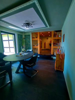 f09765f2-4556-4268-811a-18a0974a5406